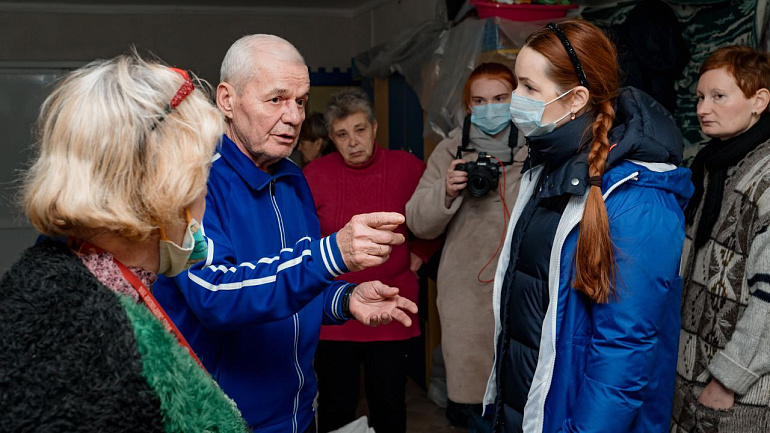 Донецкие подруги помогают эвакуированным жителям Донбасса
