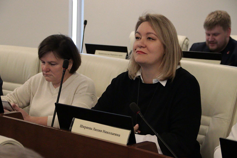 Лилия Ширяева приняла участие в заседании краевого парламента