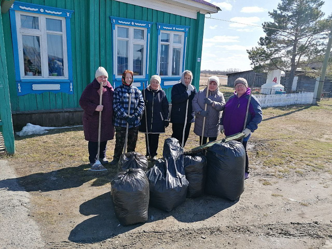 Женсоветы Тюменской области провели субботники в честь 80-летия Великой Победы