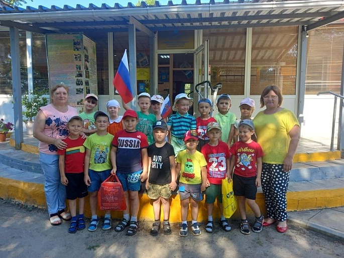 Женсовета Аркадакского района подарил школьникам праздник