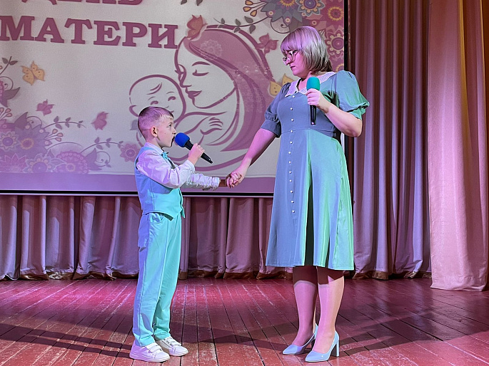 Союз женщин Орловской области поздравил мам с самым нежным праздником осени