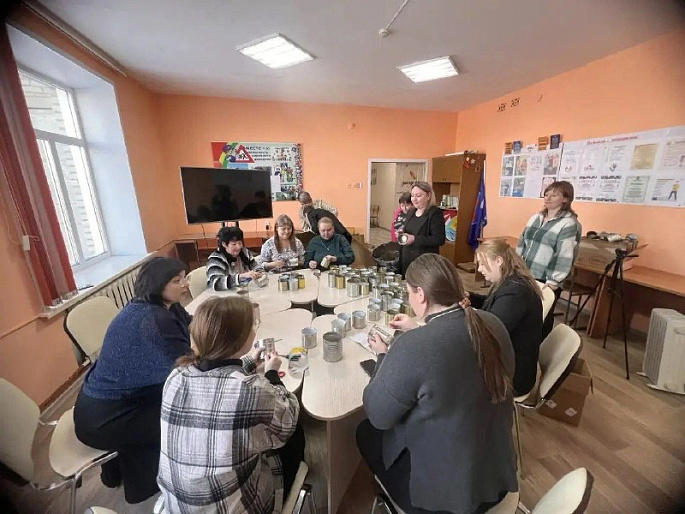 Активистки Новосибирского РО СЖР поздравили бойцов с Днем защитника Отечества