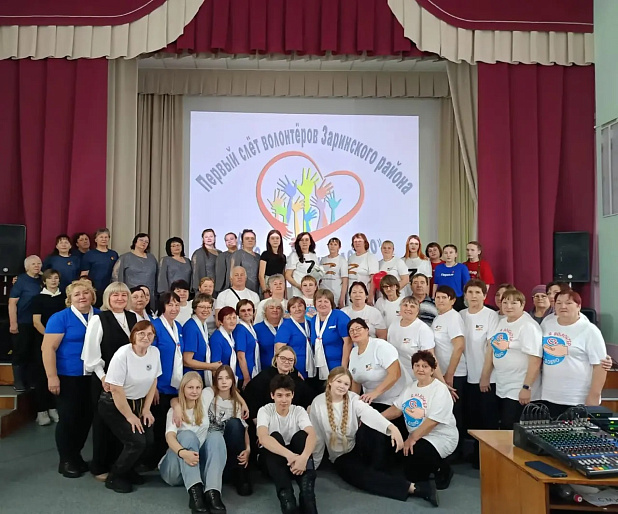 Герои тихого добра пишут историю делами. О Дне волонтера с женсоветами Алтайского края