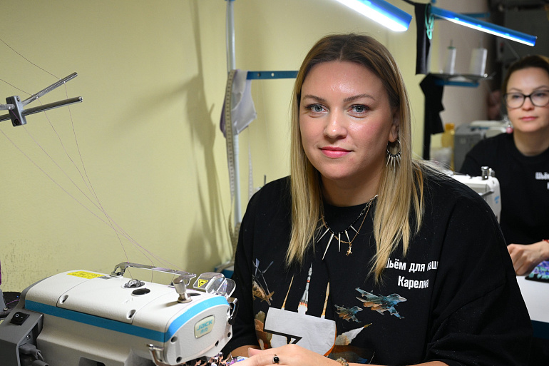 Шьем для наших: активистка женсовета Петрозаводска объединила волонтеров для помощи фронту