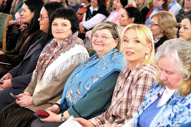 В Кирове прошел ежегодный форум городского Совета женщин