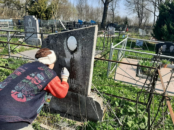 Женсовет заботится о могилах участников Великой Отечественной