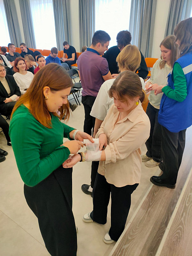 Студентов Лебедянского педколледжа научили оказывать первую помощь