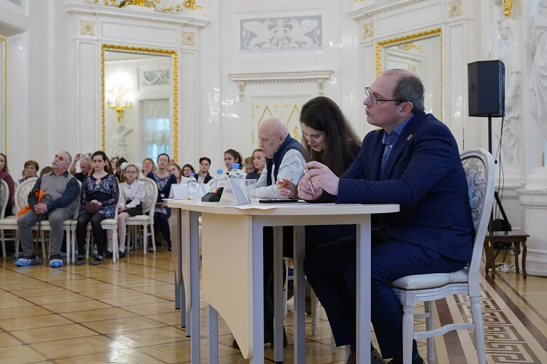 Учительница из Нижнего Тагила прошла в финал международного конкурса чтецов