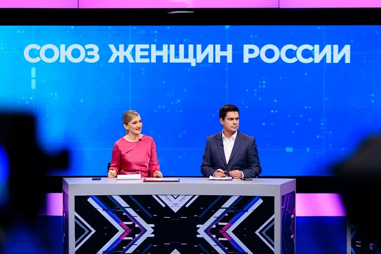 На телеканале "Тюменское время" вышел эфир программы "Вечерний хэштег", посвященный 85-летию АКСЖ