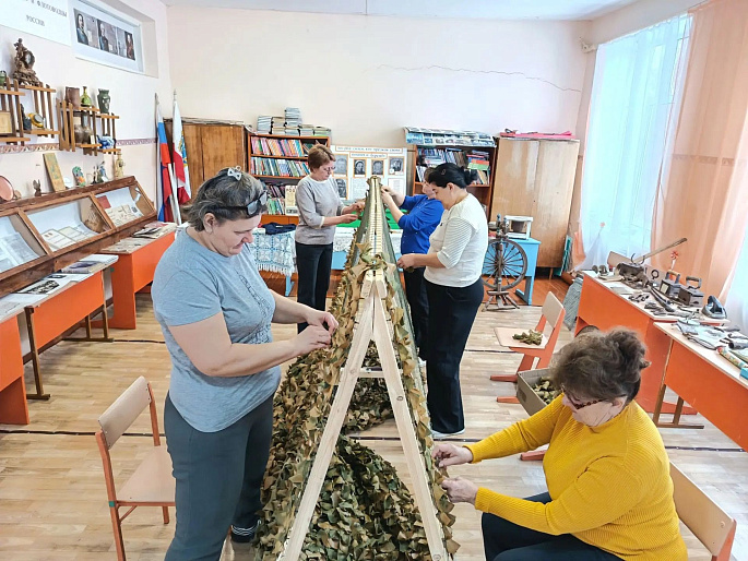 В селах Савельевка и Родионовка наладили полный цикл изготовления масксетей