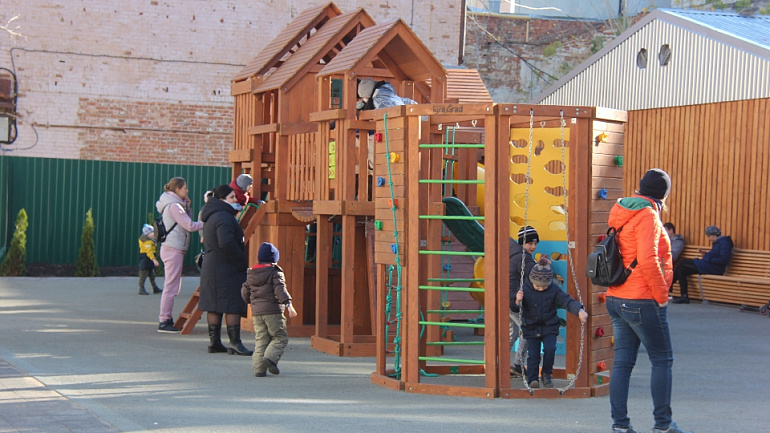 Почти 40% женщин в России хотели бы стать многодетными мамами