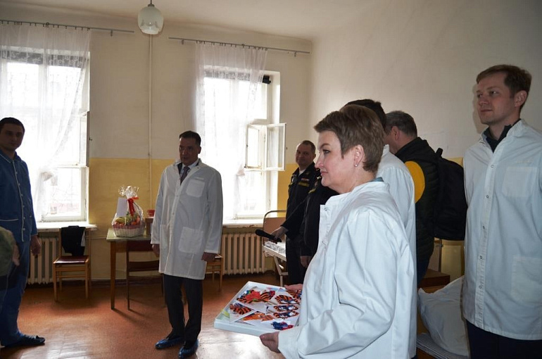 Сладкие подарки от северянок доставлены в госпиталь