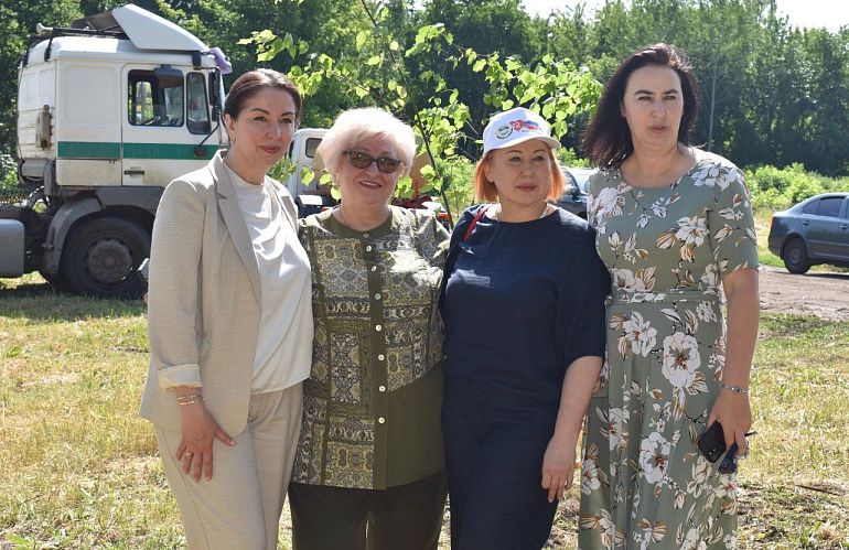 ВООП и СЖР помогают восстановлению зеленых насаждений Луганска