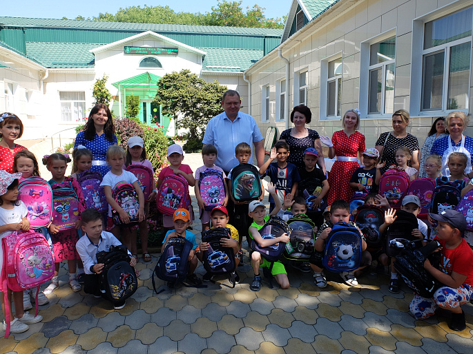 Готовимся к школе вместе с женсоветами Ставрополья