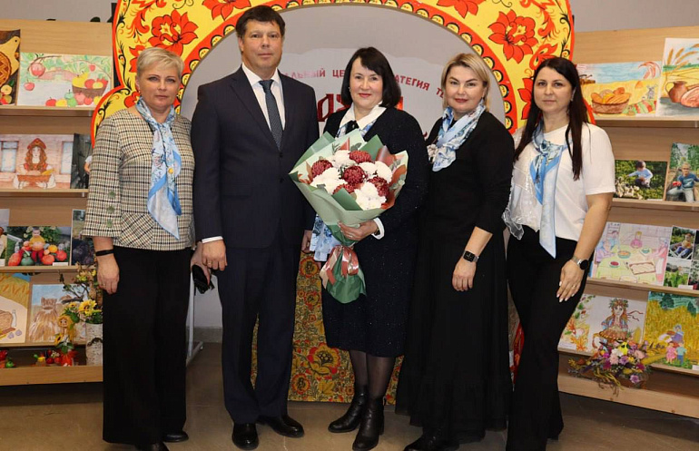 День матери в Лебедяни: поздравления и награды