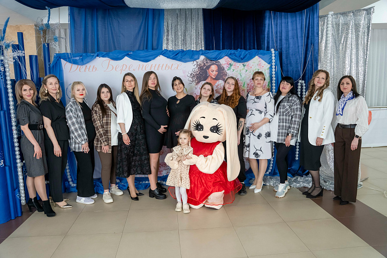 В Георгиевске будущие мамы стали героинями фотосессии и получили подарки ко Дню беременных