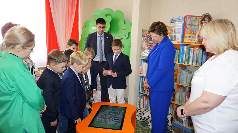 Добринский женсовет организовал торжественное открытие библиотеки для юных книголюбов