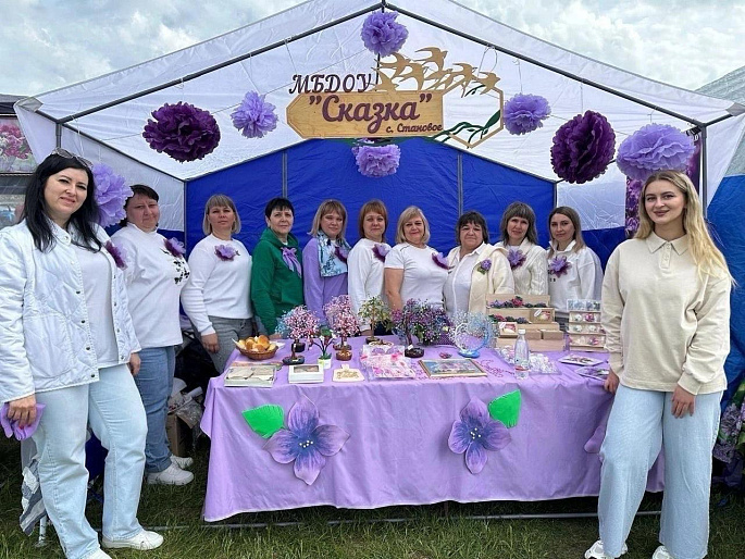Союзницы Становлянского района приняли участие в Фестивале «Сиреневый рай»