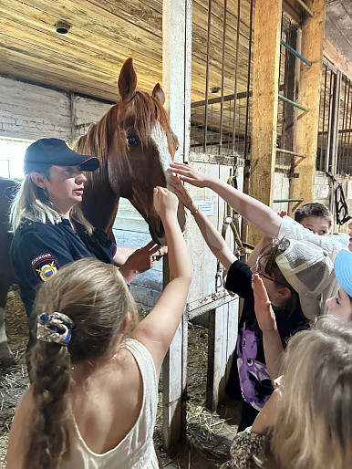 Определиться с будущей профессией детям помогают представительницы Ивановского РО СЖР