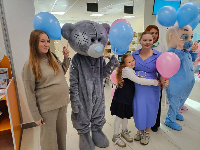 Новоуренгойский женсовет вместе с партнерами подарил праздник будущим мамам